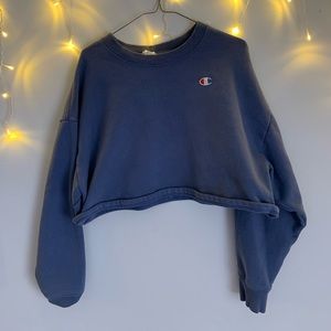Champion Cropped Crewneck !! 🦋